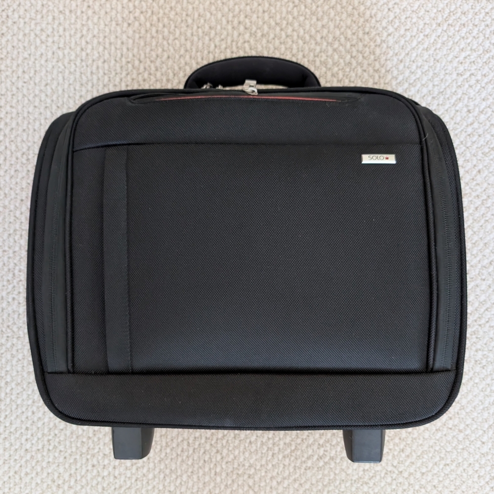 SOLO New York 16" Rolling Underseat Business Suitcase Laptop Carry On Luggage - Picture 9 of 16